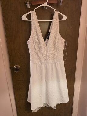 Plus Size Symphony White Lace V-Neck Sleeveless Dress 3XL
